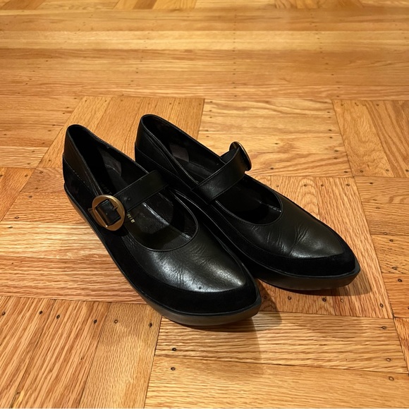 EUC Robert Clergerie sz 7 Black Point Toe Mary Jane Shoes - Picture 1 of 6